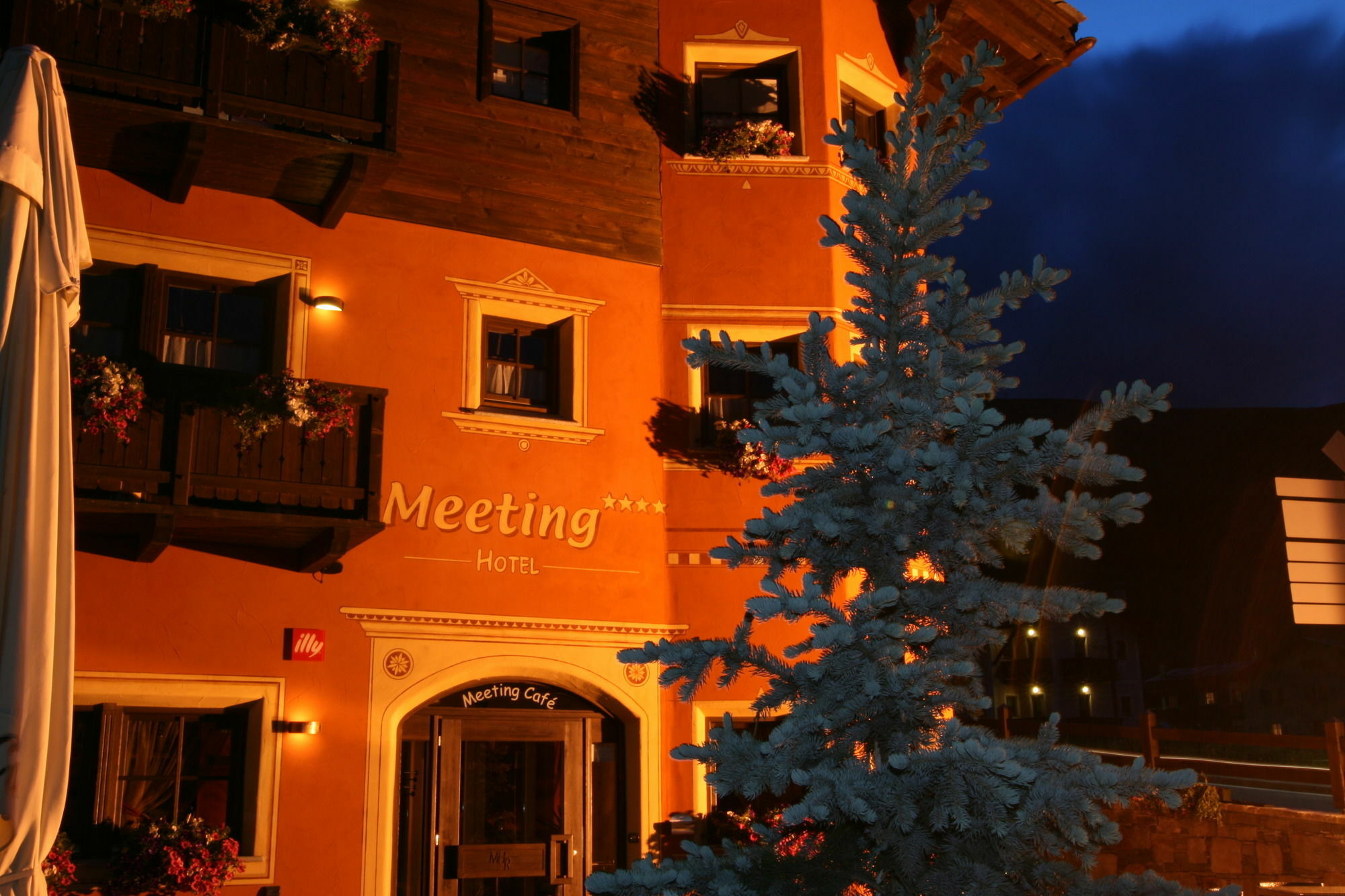 Hotel Meeting Ливиньо Экстерьер фото